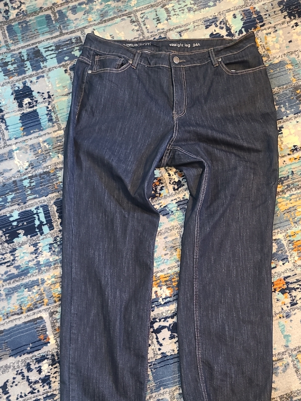 Plus Size Womans Avenue Straight Leg Jeans Size 24 Average